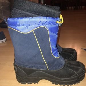 Snow boots